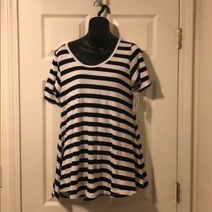XS Black/white striped lularoe perfect T NWT